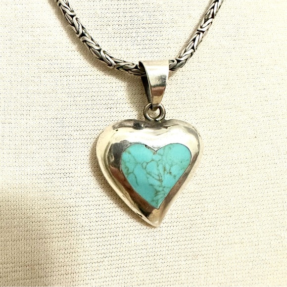 Sterling silver and Turquoise heart shape pendant - Picture 2 of 3